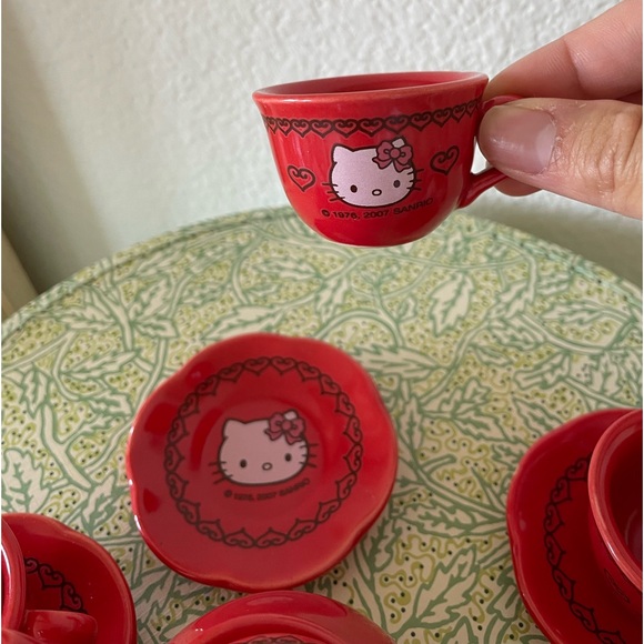 Sanrio Hello Kitty miniature porcelain teacup set - Picture 5 of 5